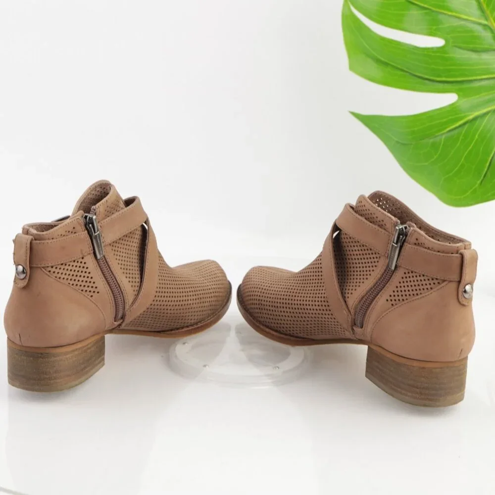 Vince Camuto Womens Casha Boots Size 7.5 Tan Taupe Suede Perf Block Heel Booties